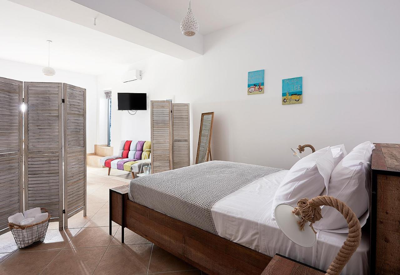 Miramare Luxury Apartments Firopotamos 外观 照片